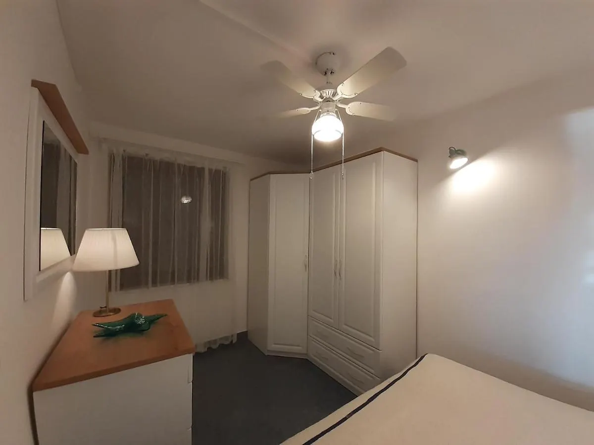 Romantic Apartment By The Beach Malinska