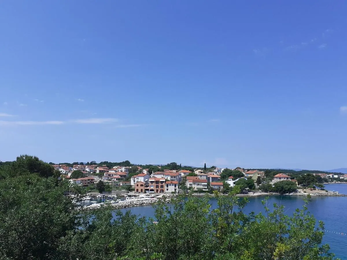 Romantic Apartment By The Beach Malinska Κροατία