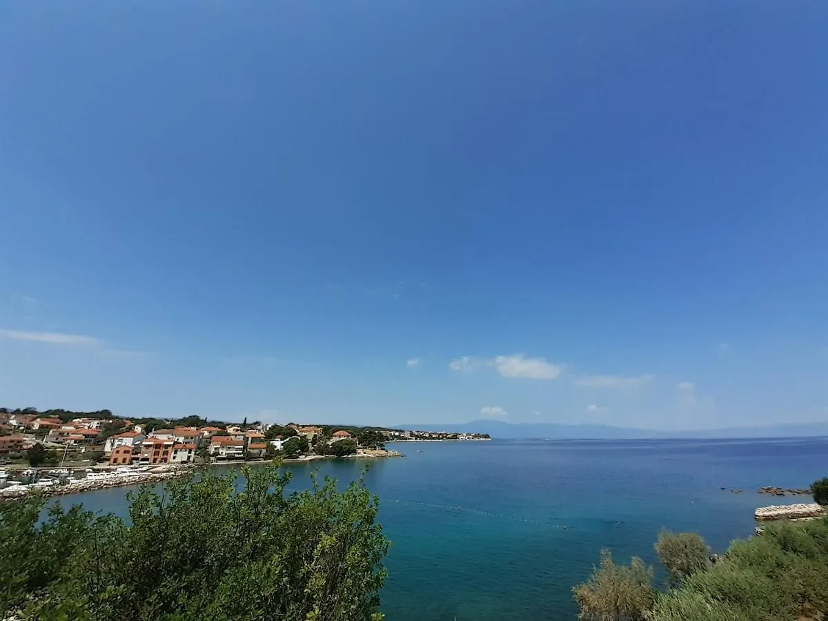 Romantic Apartment By The Beach Malinska