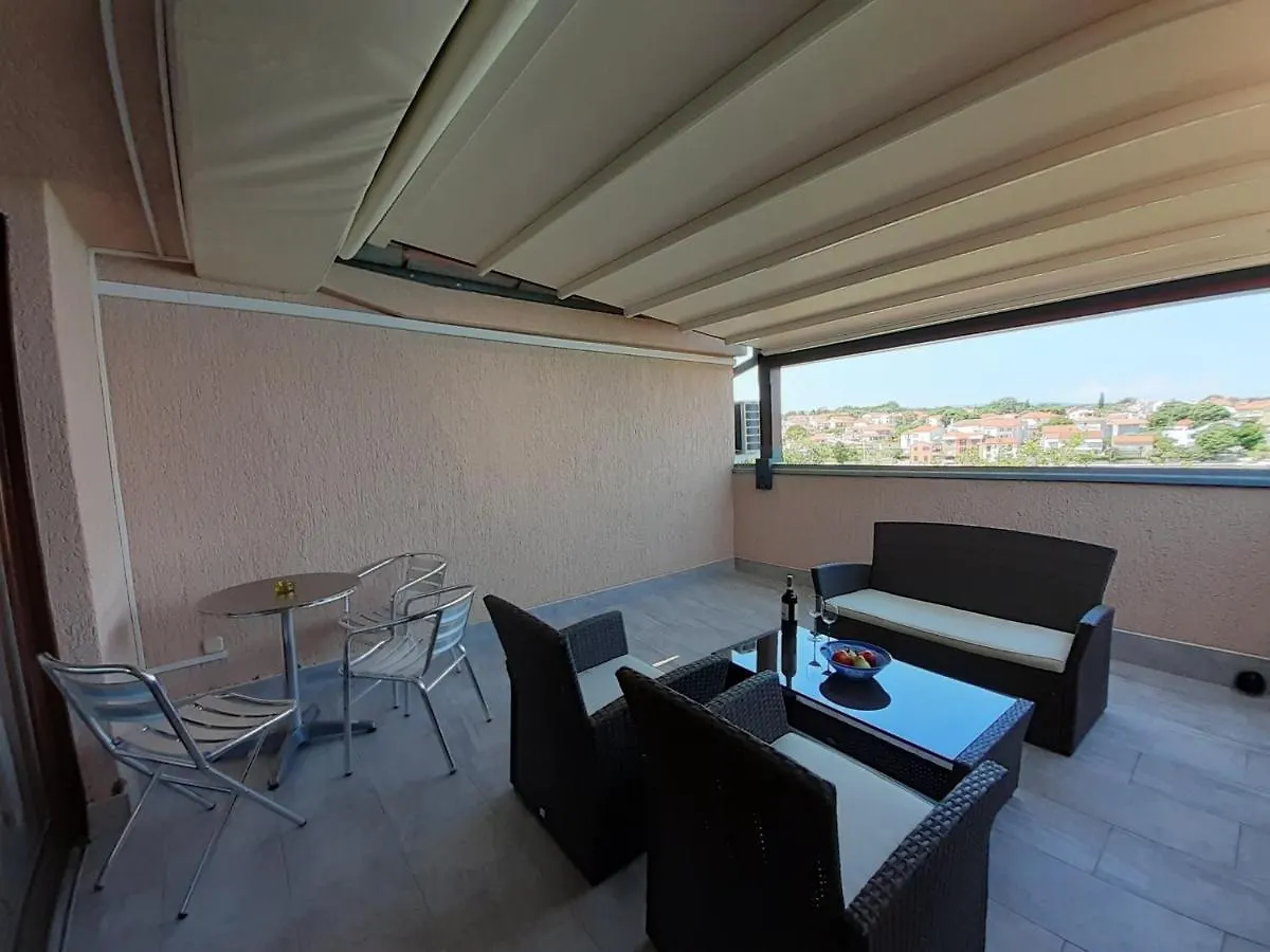 Romantic Apartment By The Beach Malinska
