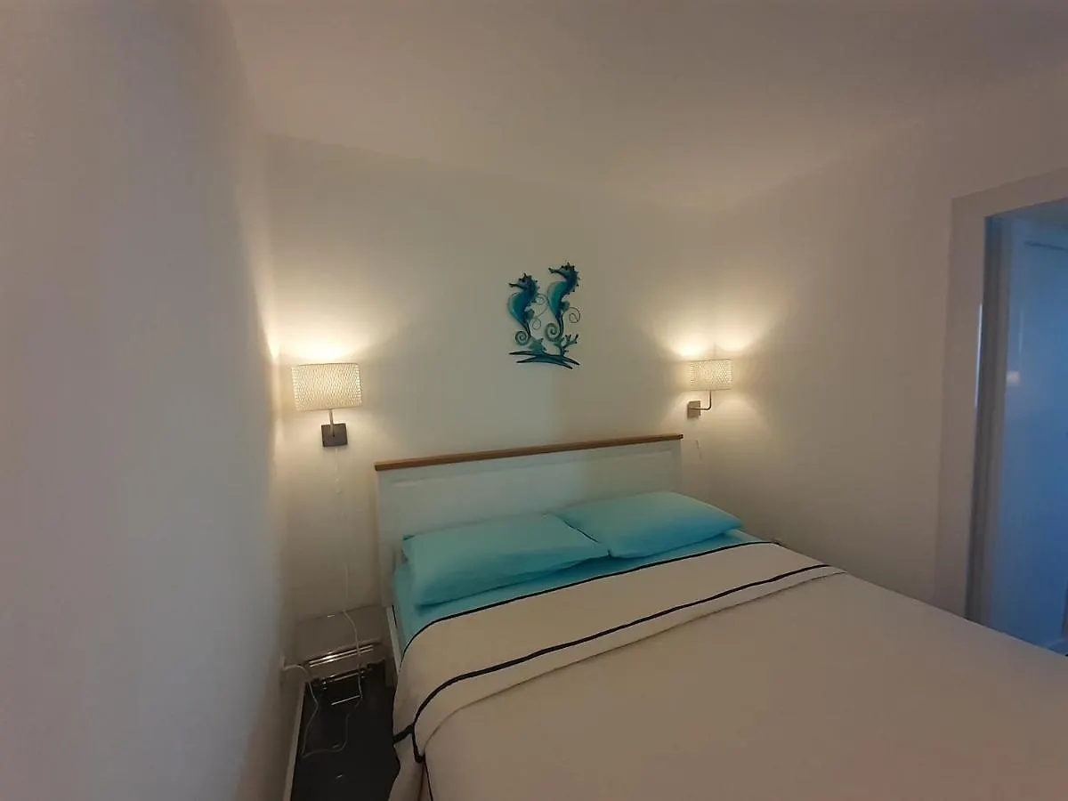 Romantic Apartment By The Beach Malinska