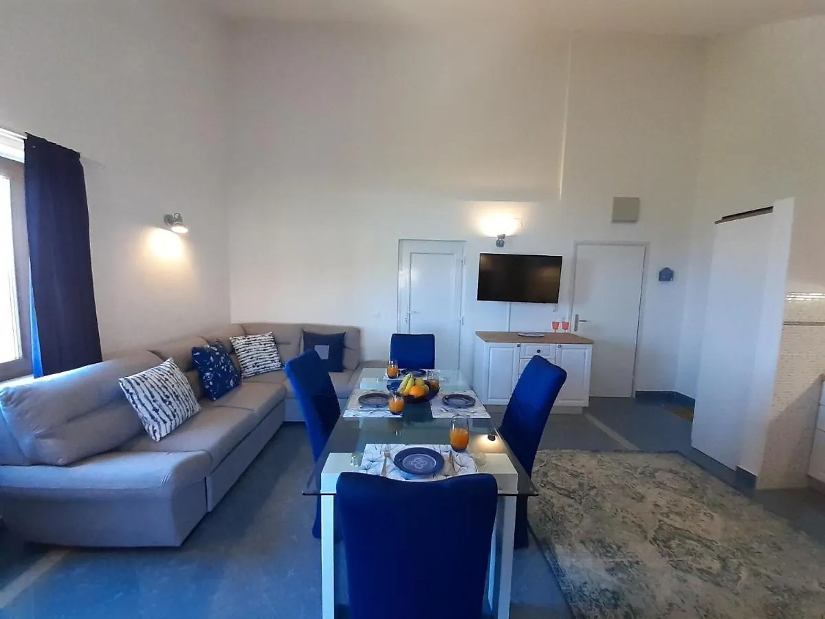 Romantic Apartment By The Beach Malinska