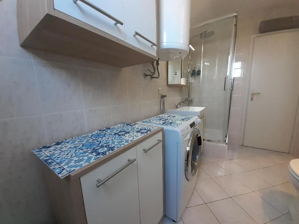Romantic Apartment By The Beach Malinska